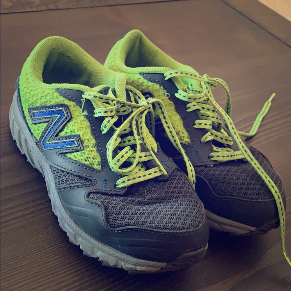 Boys New Balance 690 AT shoes